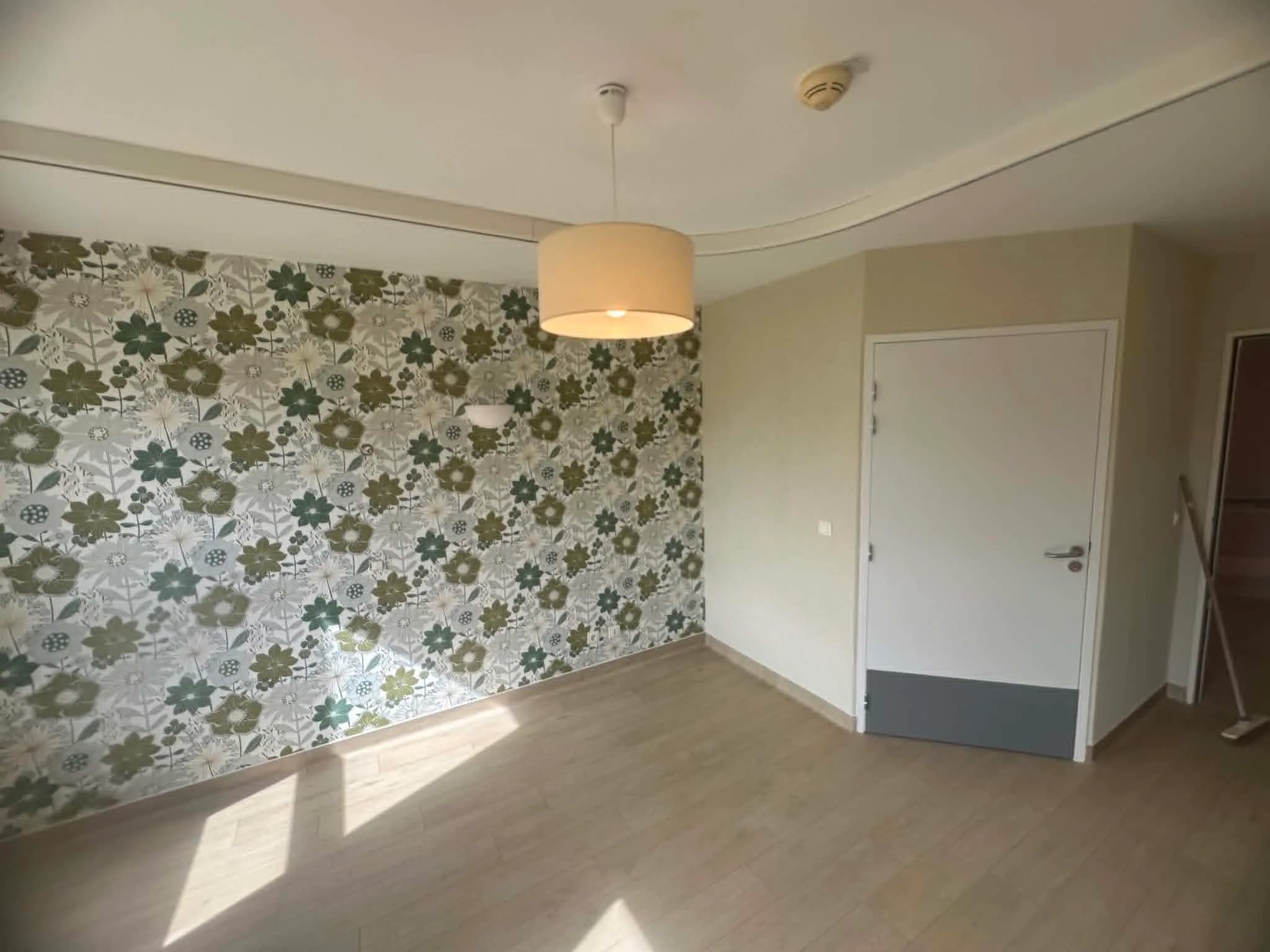Appartement rénové du sol au plafond dans la région de Caen