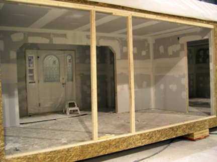 Cloisons et plaques de plâtre prêtes à finir